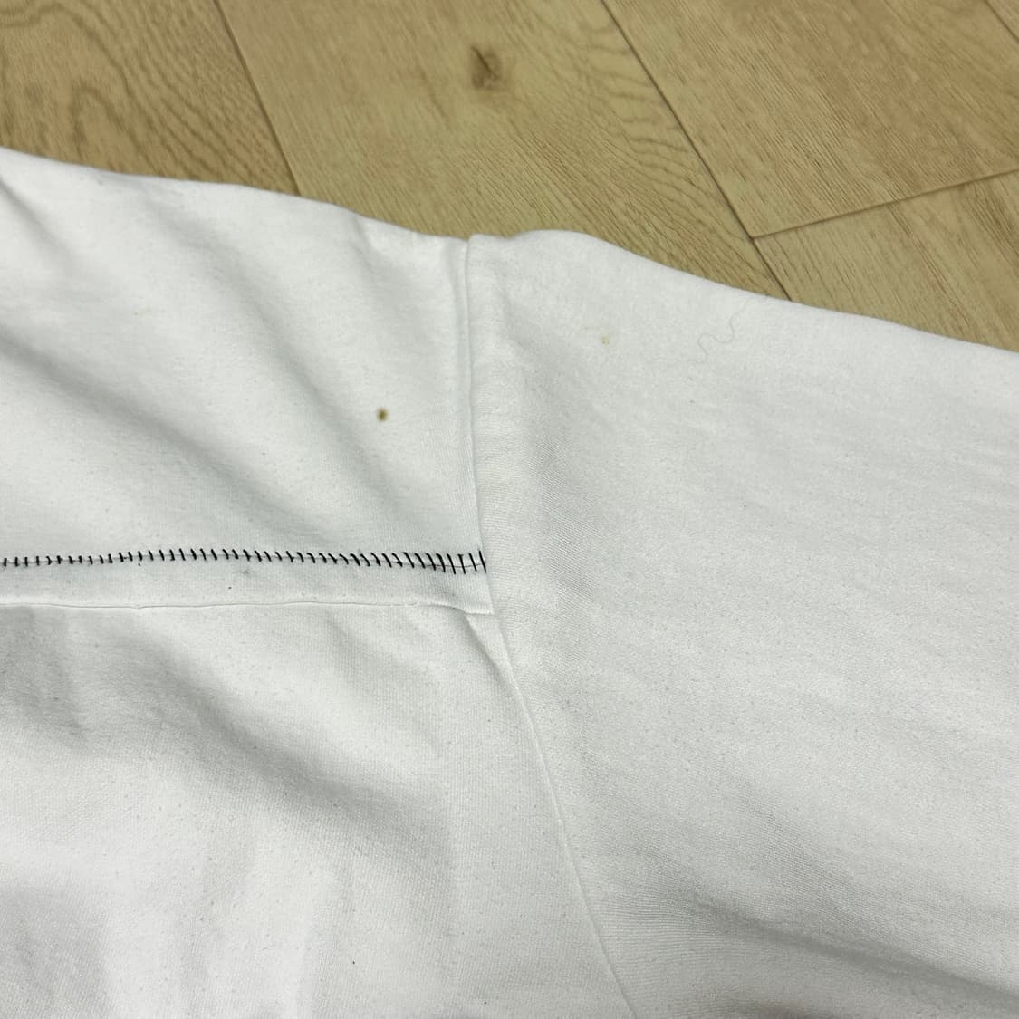 마뗑킴 센터로고 화이트 맨투맨 상품이미지2