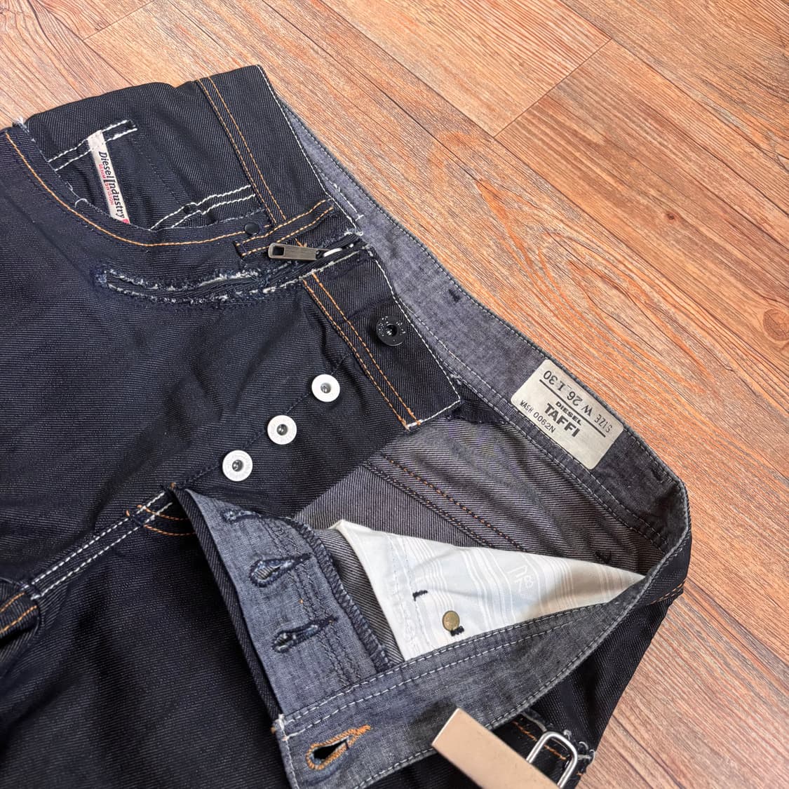디젤 26 청바지 TAFFI 슬림 테이퍼드 신세계 정품 수입 상품이미지4