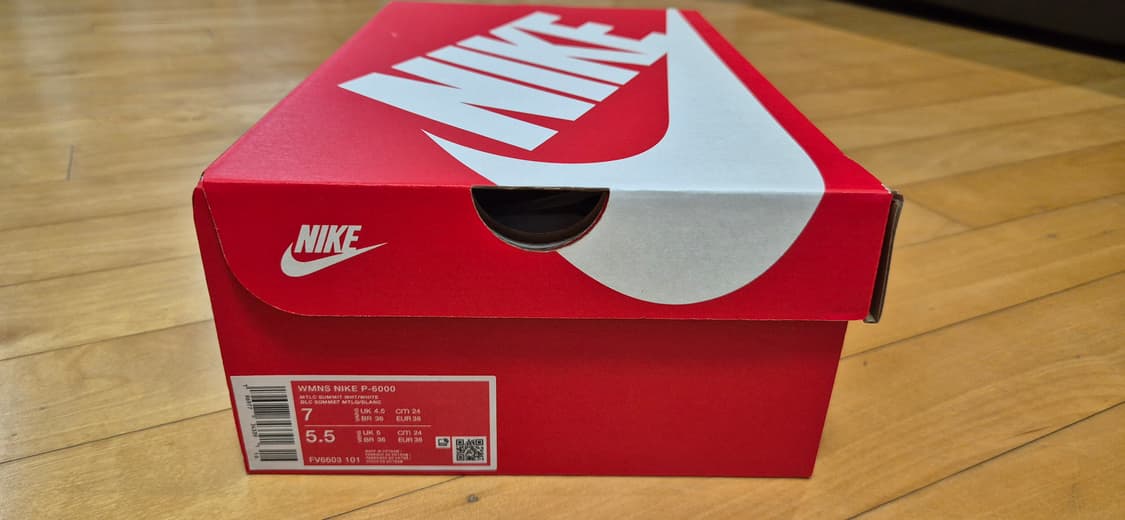 나이키 우먼 P6000 메탈릭 서밋화이트 240 상품이미지4