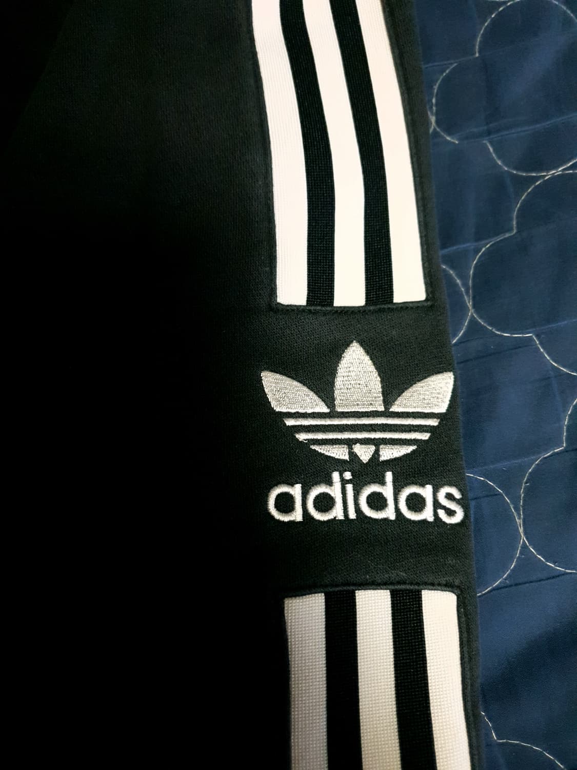 아디다스 락업 테크 트레포일 기모 맨투맨 블랙 (L) 상품이미지5