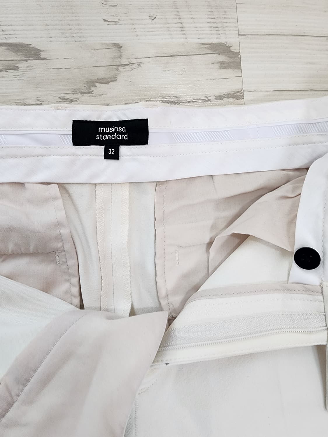 무신사 스탠다드 크림색 세미 와이드 슬랙스 팜 (32~33) 화이트 바지 상품이미지6