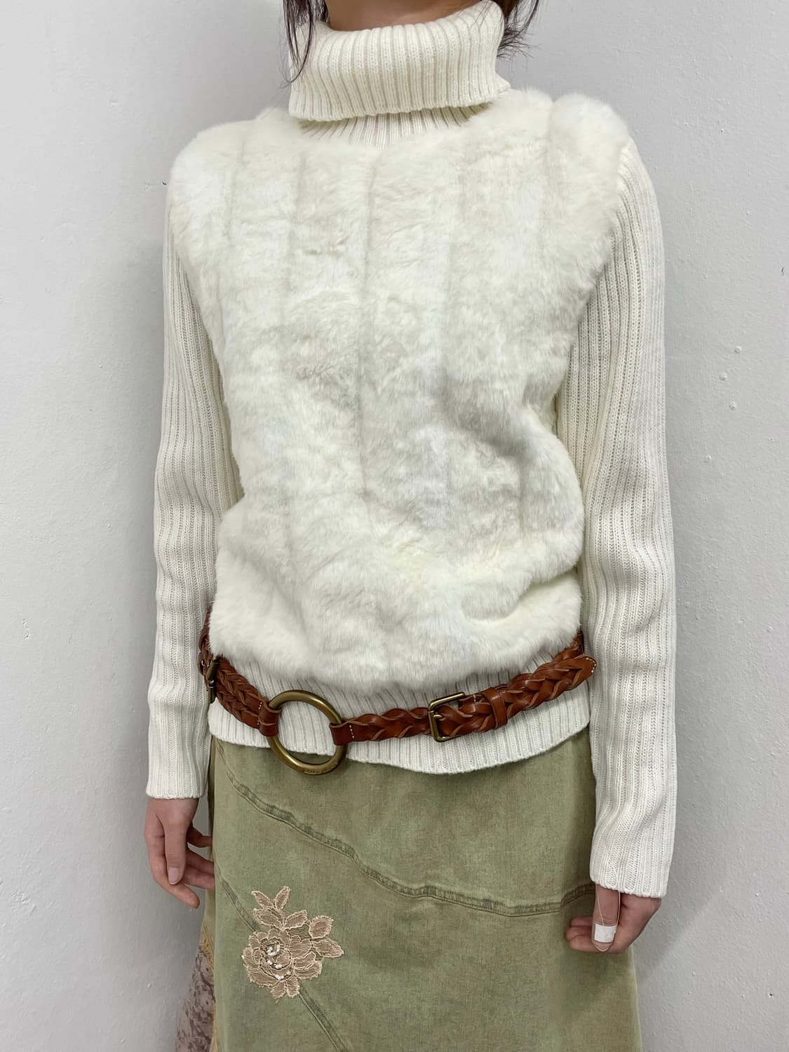 화이트 퓨어 퍼 니트 탑 상품이미지1