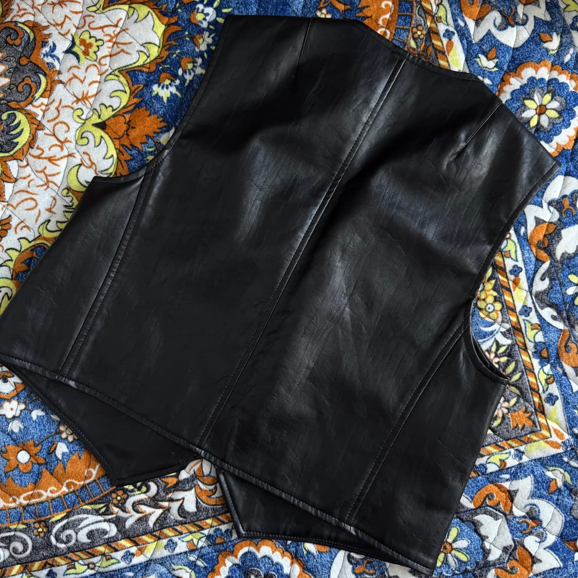 NEU ADULT 노이 어덜트 블랙 레더 무드 숏 레이어드 베스트 조끼 상품이미지3