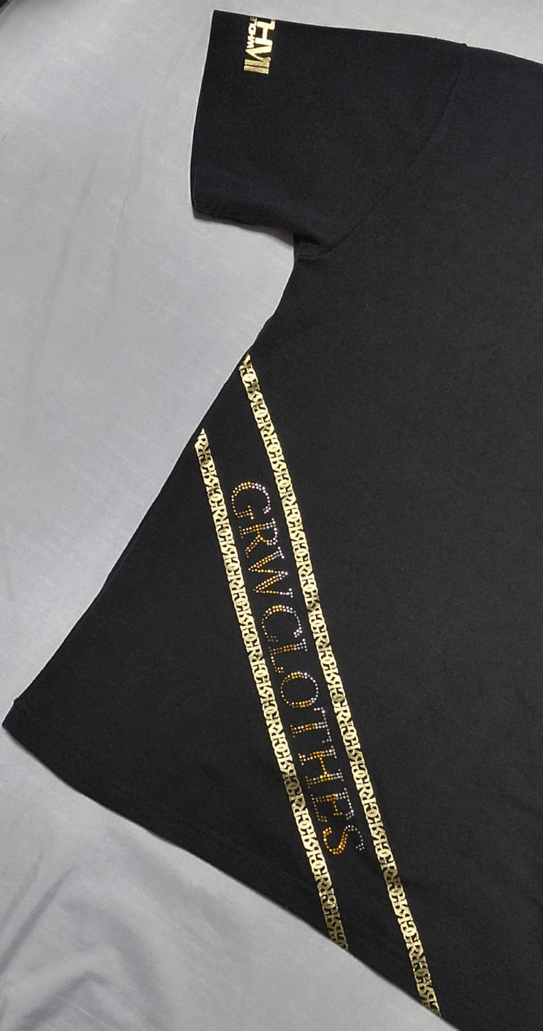 [S/90] GROWTH SEVEN 큐빅 골드 그래픽 빅로고 브이넥 티 상품이미지8