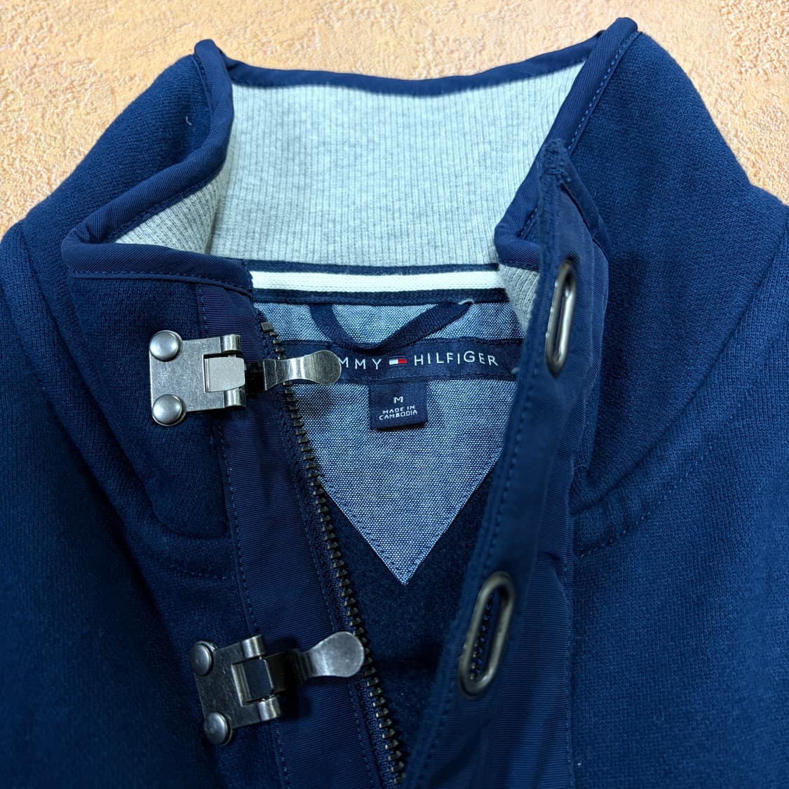 타미 힐피거 네이비 기모 버클 스웻 풀오버 상품이미지3
