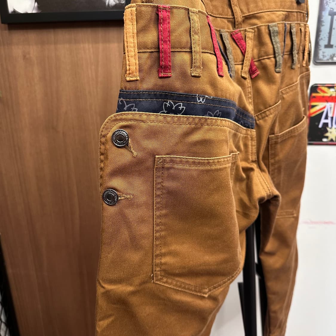 Camel Sakura Detail Capri Pants  상품이미지10