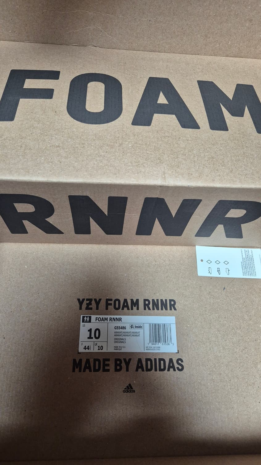 아디다스 이지 폼러너 아라랏 285 상품이미지1