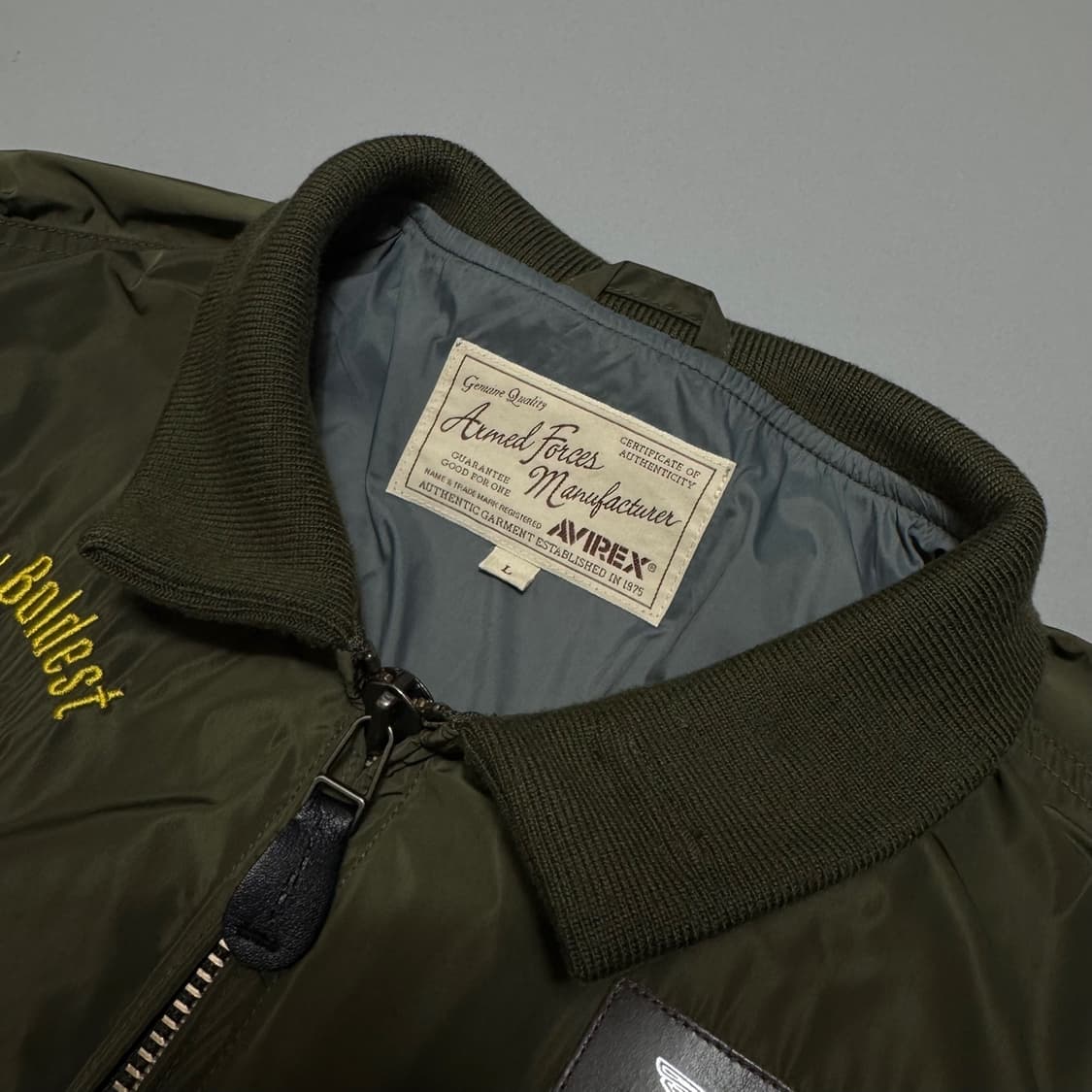 아비렉스(AVIREX) 올리브 나일론 양면 자수로고 패치 플라이트 자켓 상품이미지3