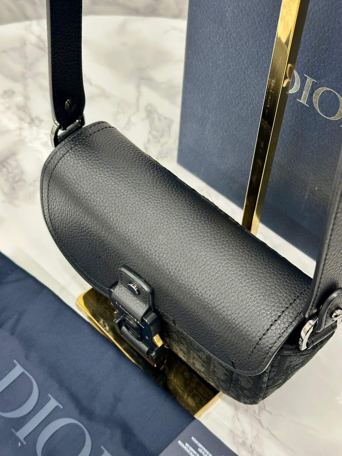 디올 플랩 오블리크 새들 크로스백 블랙 상품이미지6