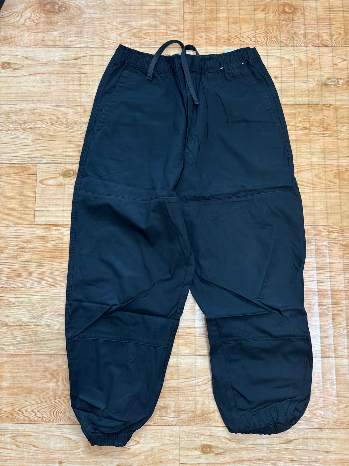 유니클로 U 와이드핏 조거팬츠 팝니다. 상품이미지1