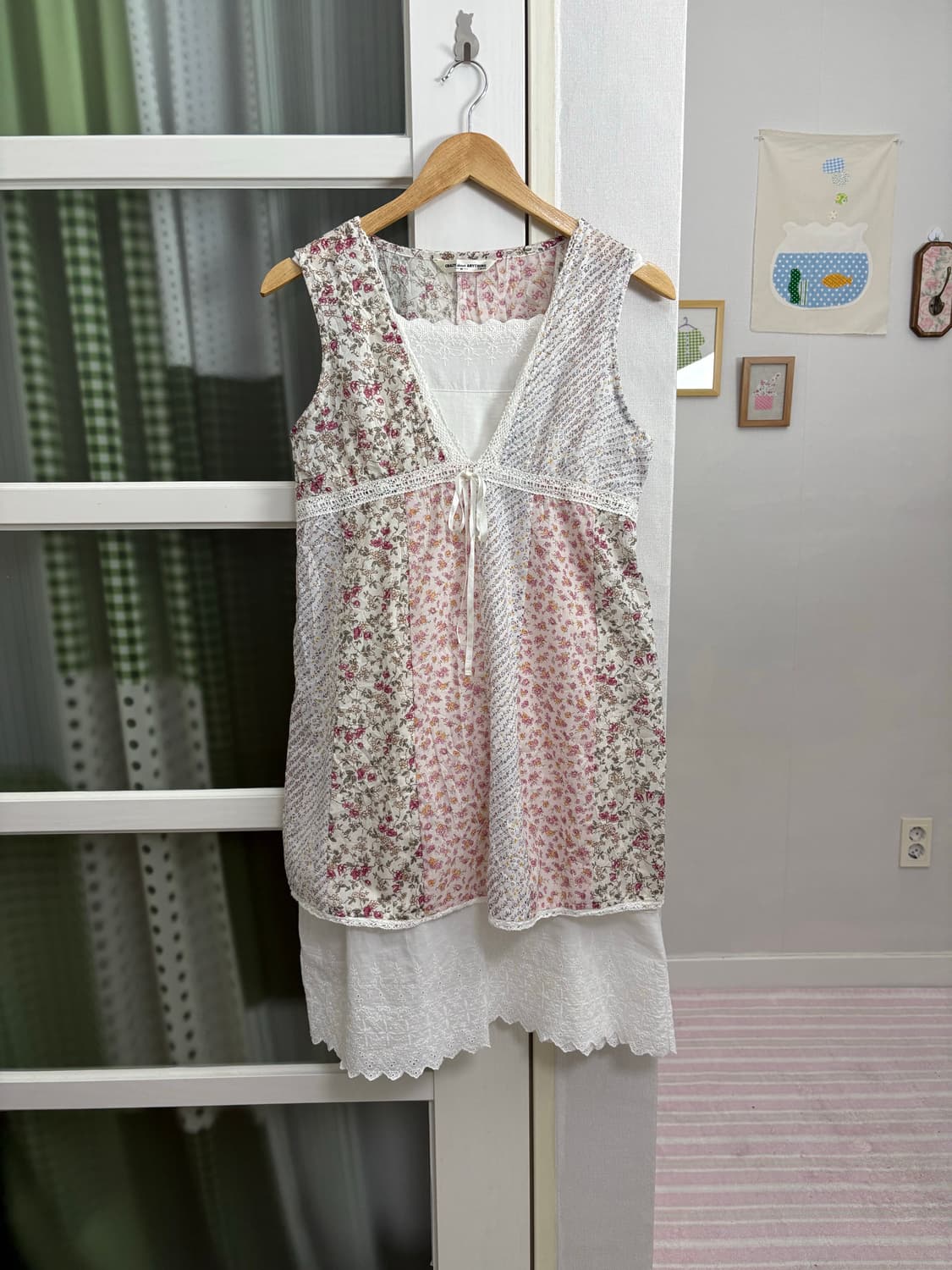 핑크 플라워 패치 슬리브리스 상품이미지1