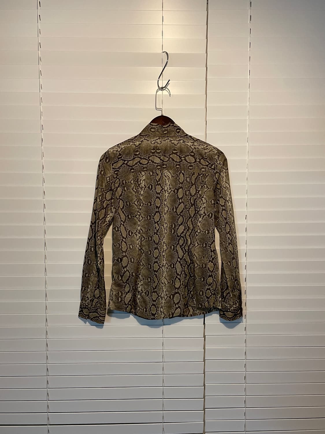 마이클코어스 파이톤 셔츠 상품이미지4