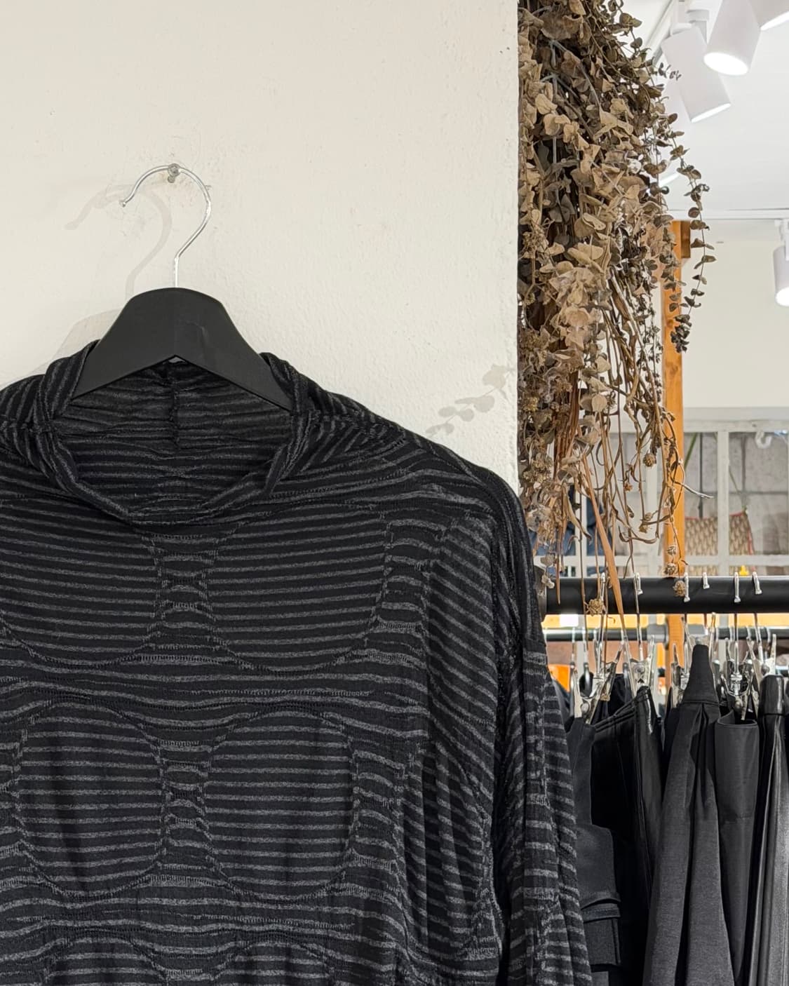 이세이 미야케 하트 차콜 하이넥 니트 원피스 상품이미지3