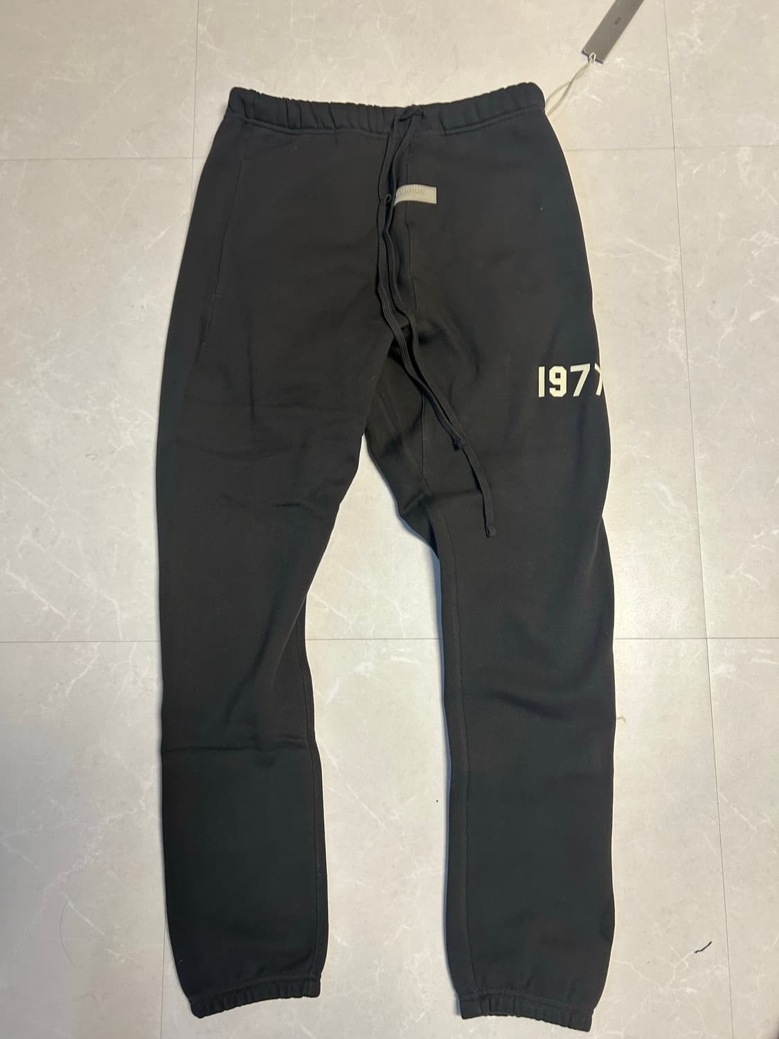 에센셜 아이언 스웻팬츠 상품이미지1