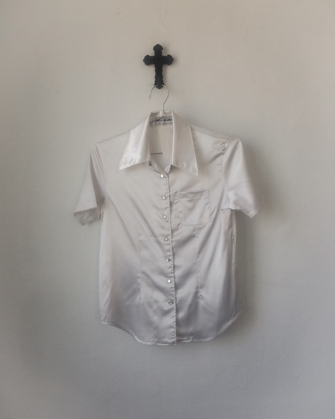 Glossy sliver mood shirt 상품이미지1