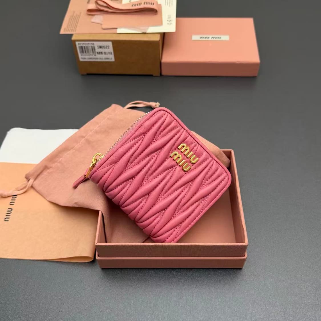 미우 미우 마테라쎄 나파 가죽 동전 지갑 베고니아 핑크 상품이미지6