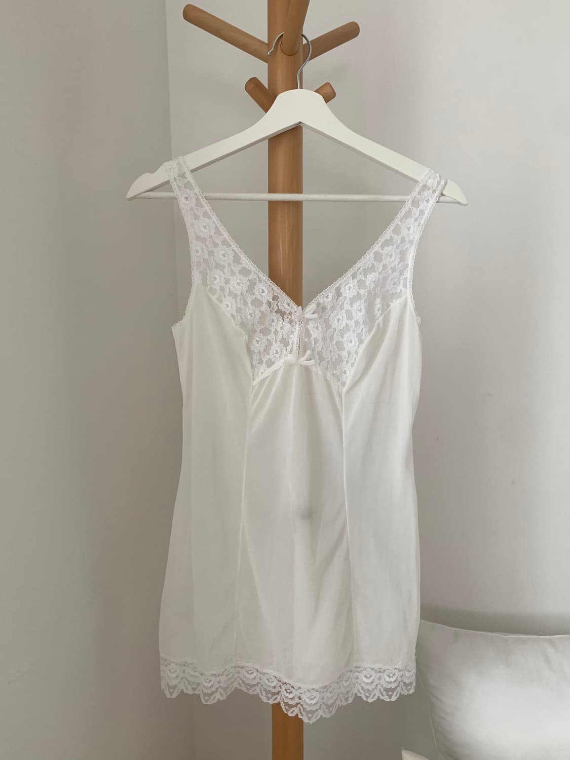 White mini lace slip dress 상품이미지1