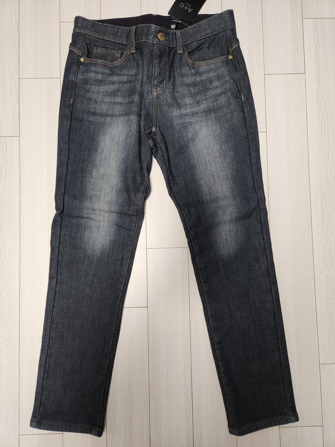 A+G 기모 데님 바지 사이즈29

허리 약37~38cm
총장 약94~9 상품이미지1