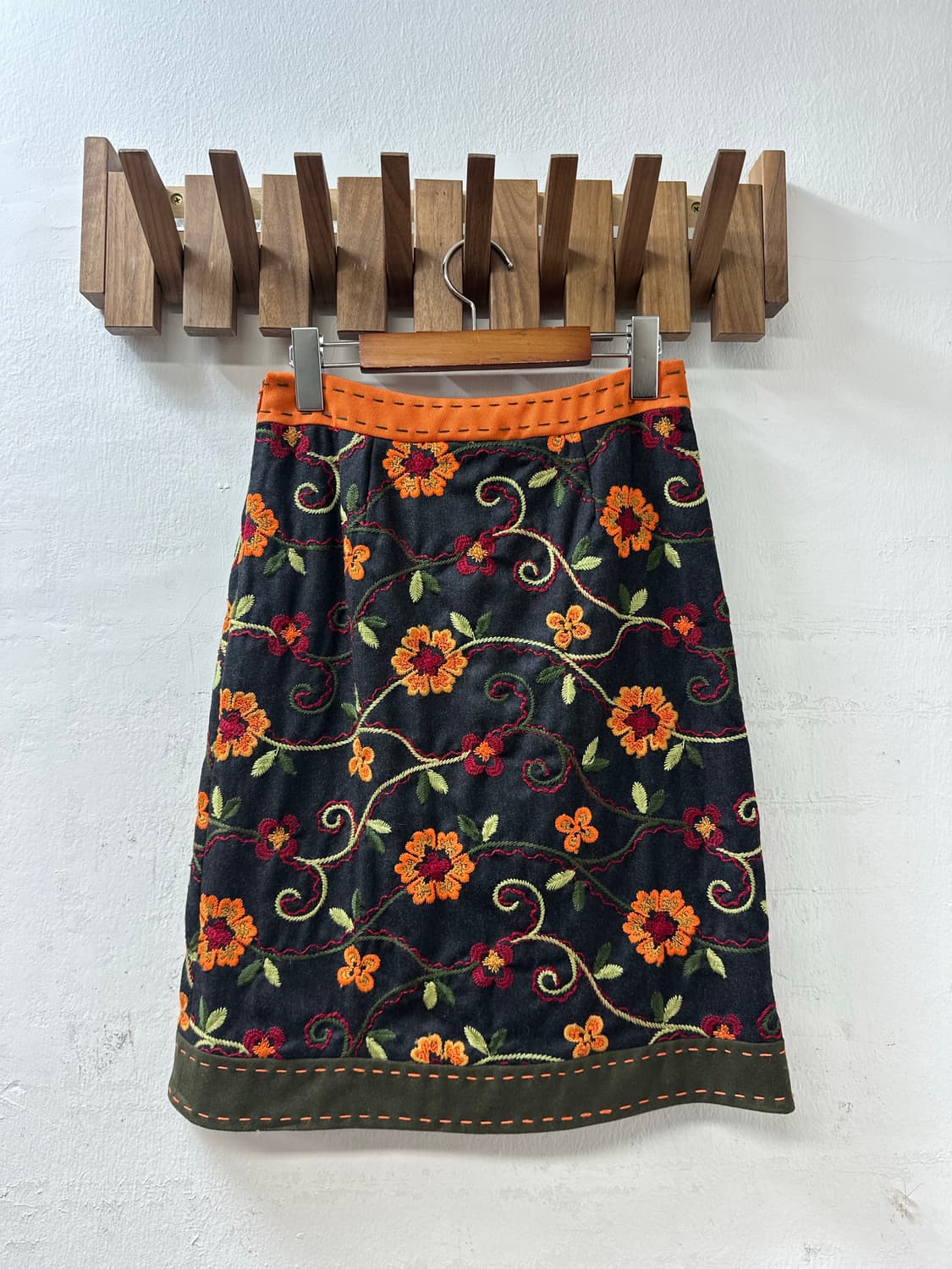 Moschino 모스키노 플로랄 자수 스커트 (Made in Italy) 상품이미지3