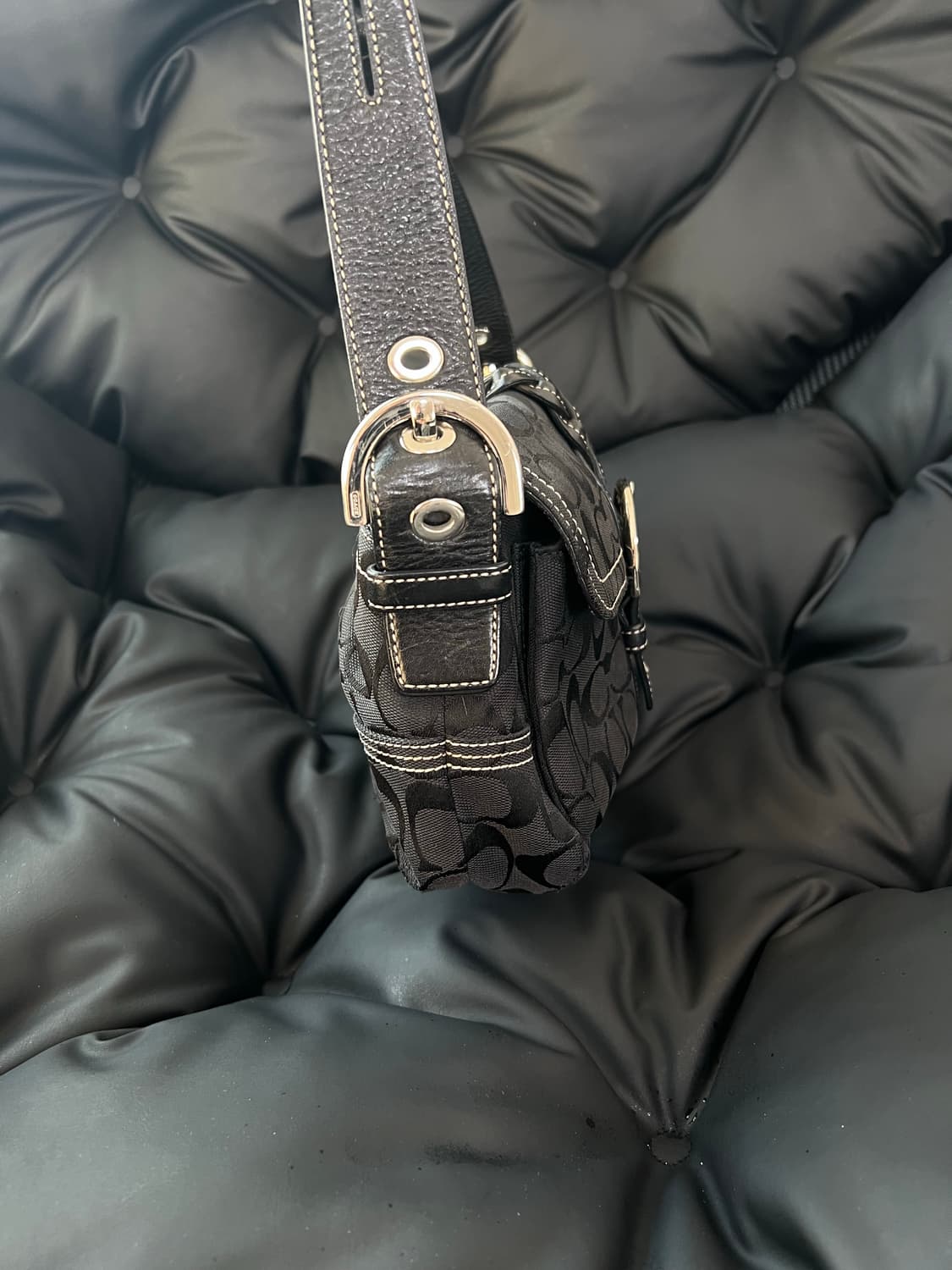 코치 소호 Y2K 버클 숄더백 상품이미지8