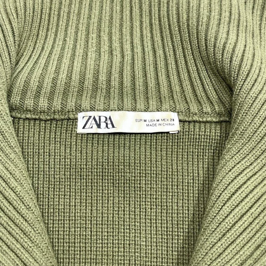 자라 카키 하이넥 반집업 포켓디테일 크롭 니트 여성M 상품이미지4