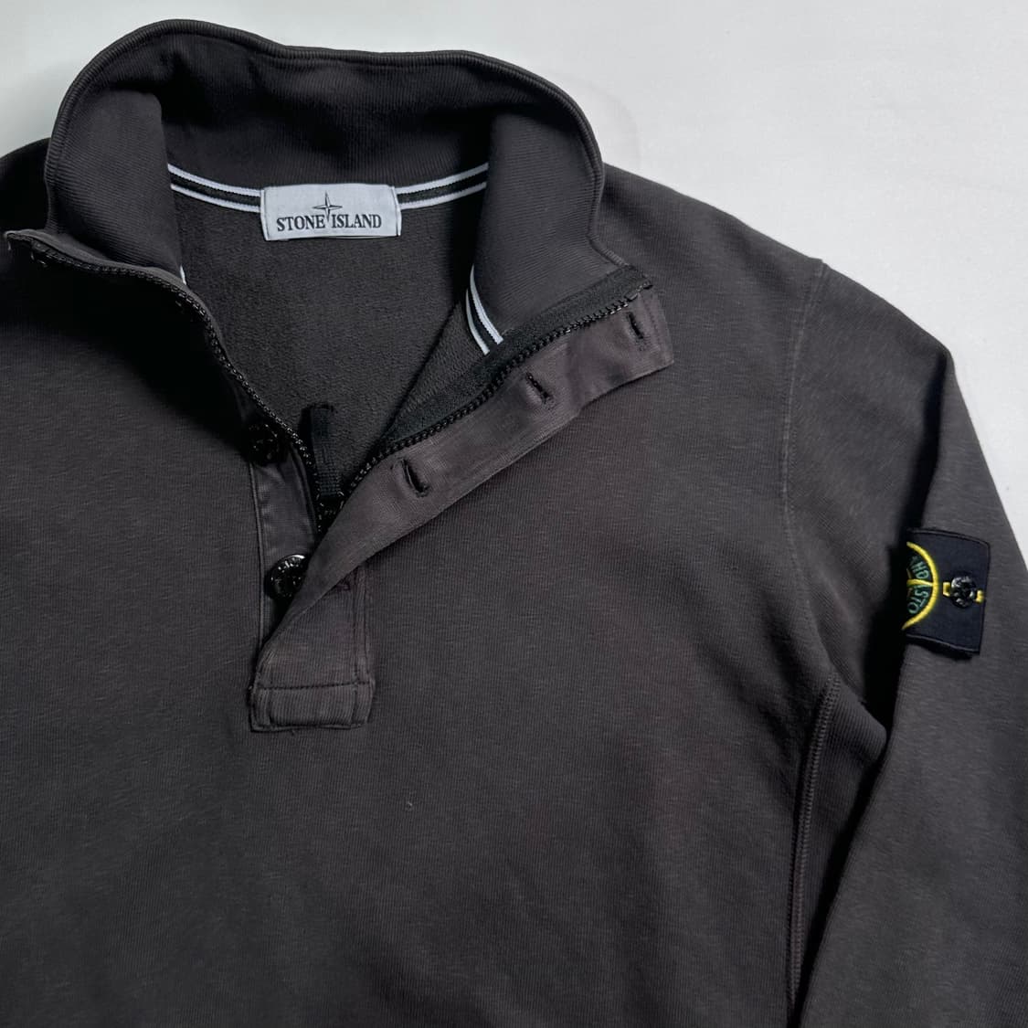 스톤아일랜드 와펜 반집업 맨투맨 상품이미지3