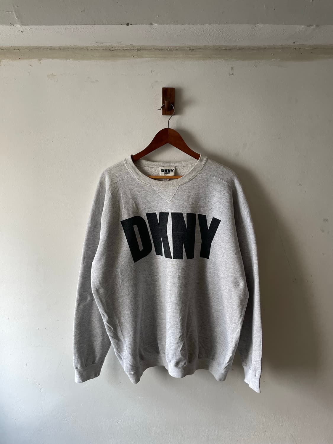 90‘s USA Vintage DKNY Sweatshirt 상품이미지1