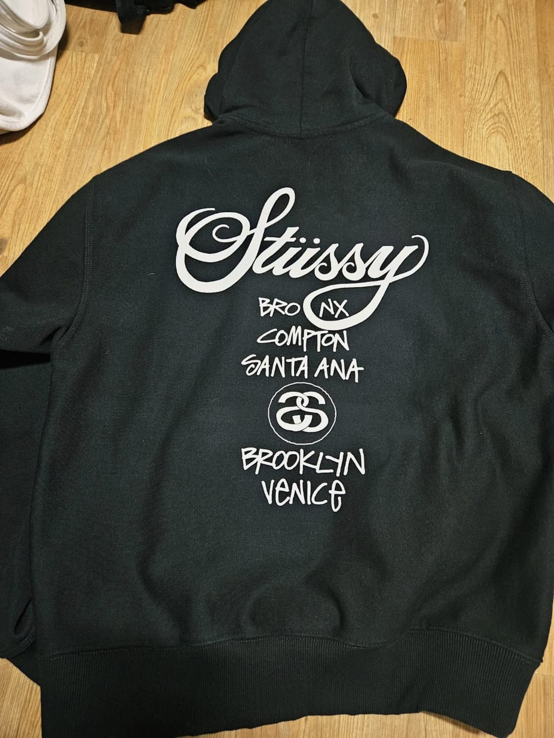[L] 스투시 월드투어 후드티 일본 매장판 블랙 상품이미지2