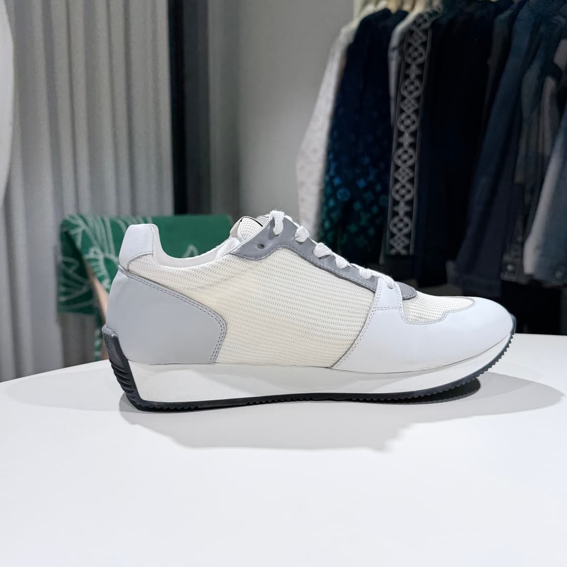 40 / 에르메스 이스케이프 메쉬 카프스킨 누아 스니커즈 상품이미지5