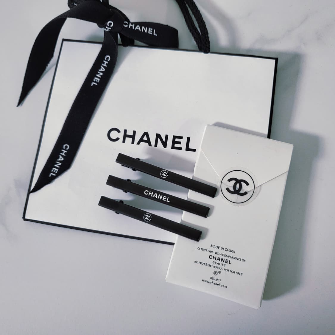 샤넬 헤어핀 3종세트+쇼핑백 상품이미지1
