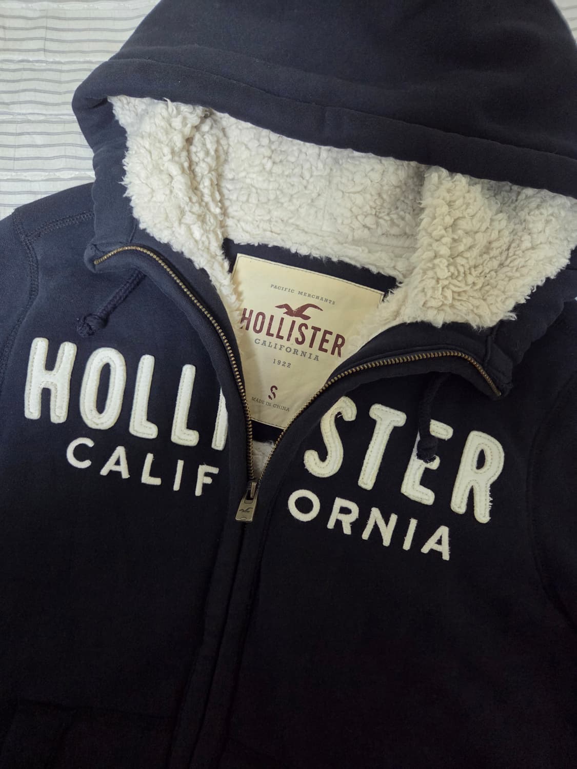 홀리스터 양털셰르파 네이비블랙 후드집업 S 상품이미지2