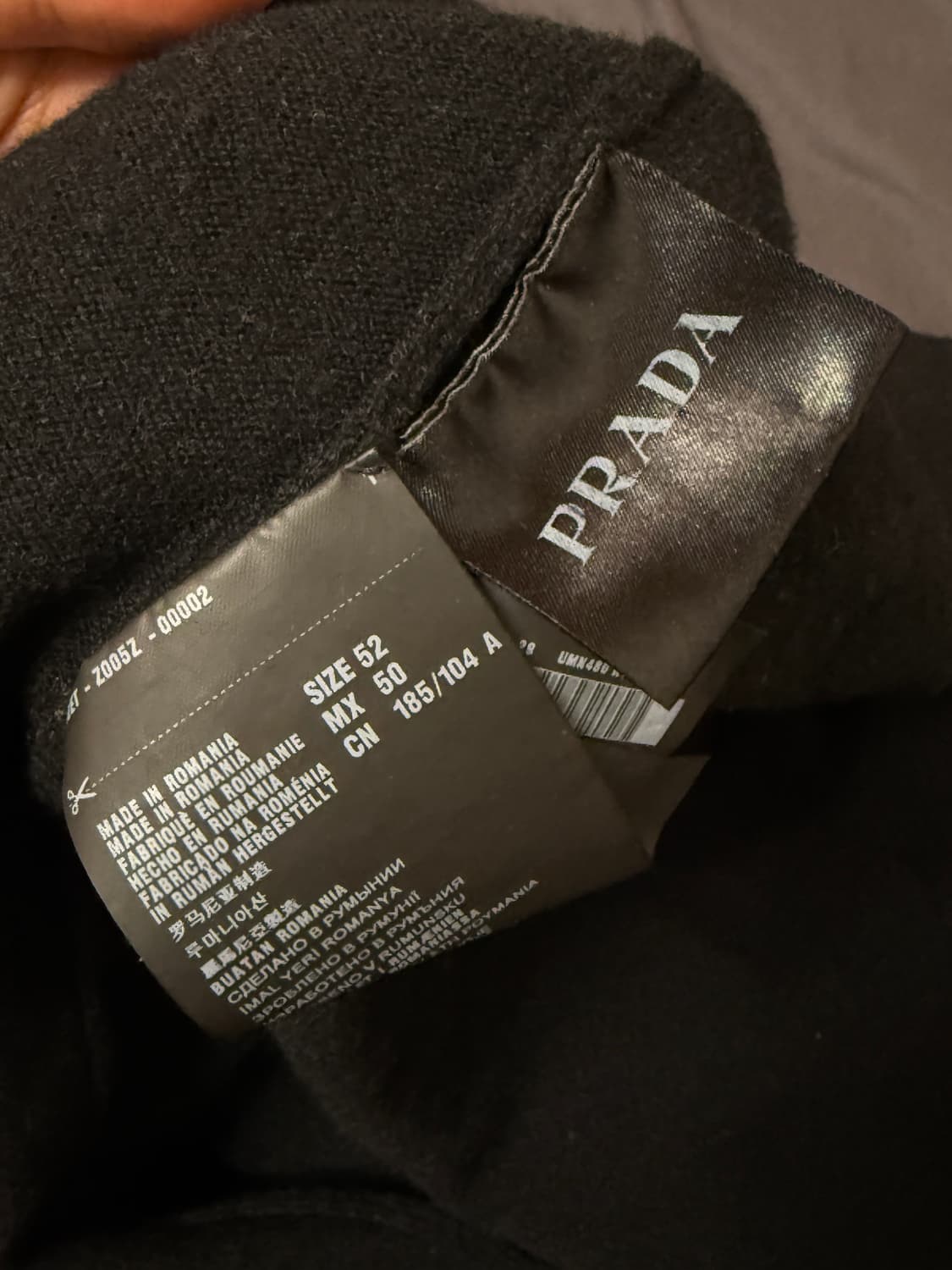 프라다 캐시미어 브이넥 니트 상품이미지2