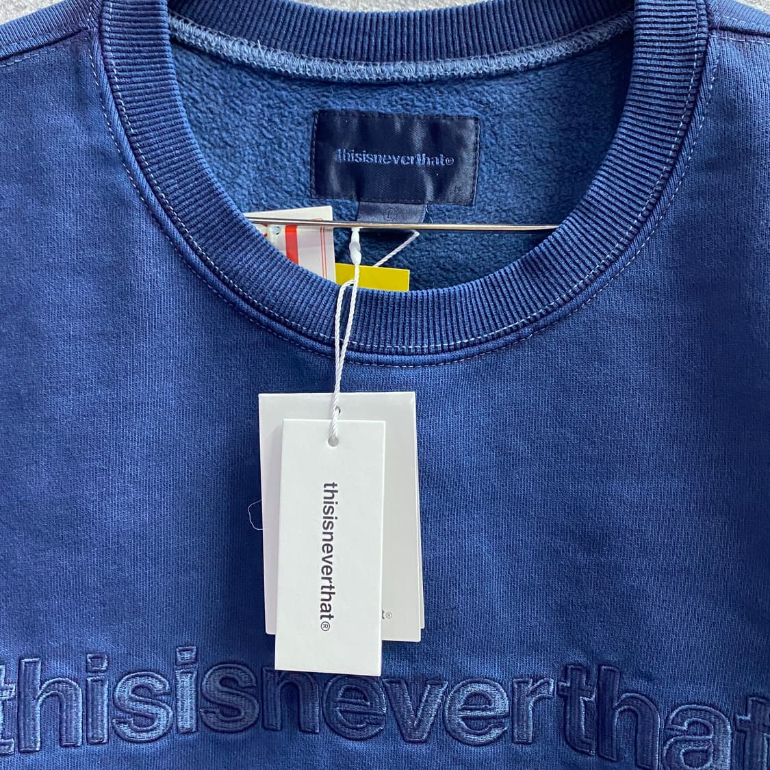 디스이즈네버댓 미들로고 네이비 스웻셔츠 B3349 상품이미지3
