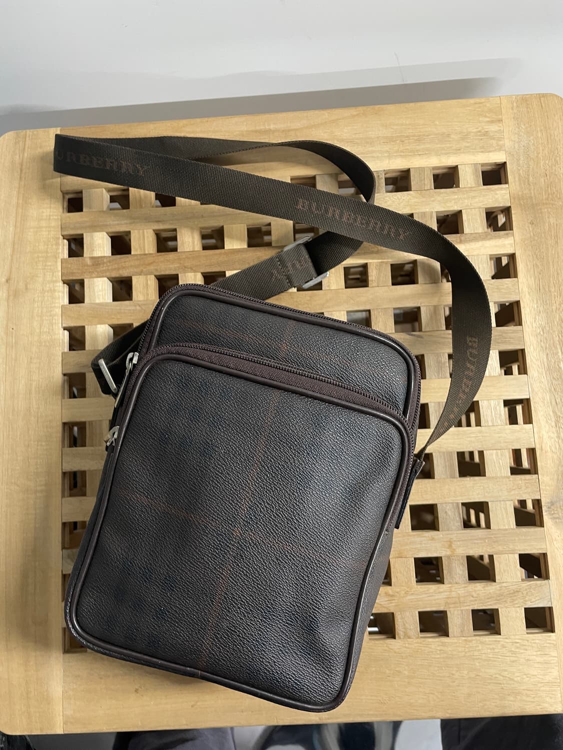 버버리 크로스백 상품이미지2