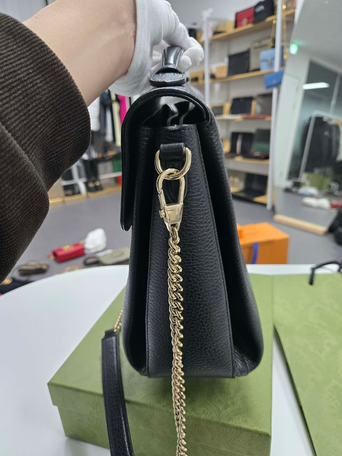 [40%할인] 구찌 인터로킹 탑핸들 라지백 상품이미지3