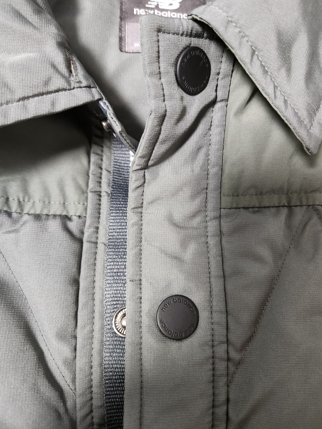 뉴발란스 퀼팅다운자켓 NBNQ543013카키 남성 덕다운점퍼 사이즈100 상품이미지8