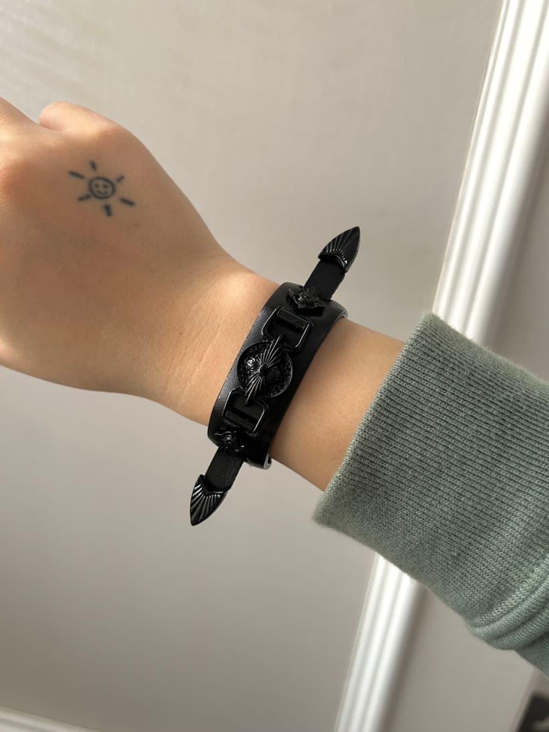 CONCHO BELT BANGLE 콘초 벨트 뱅글 상품이미지1