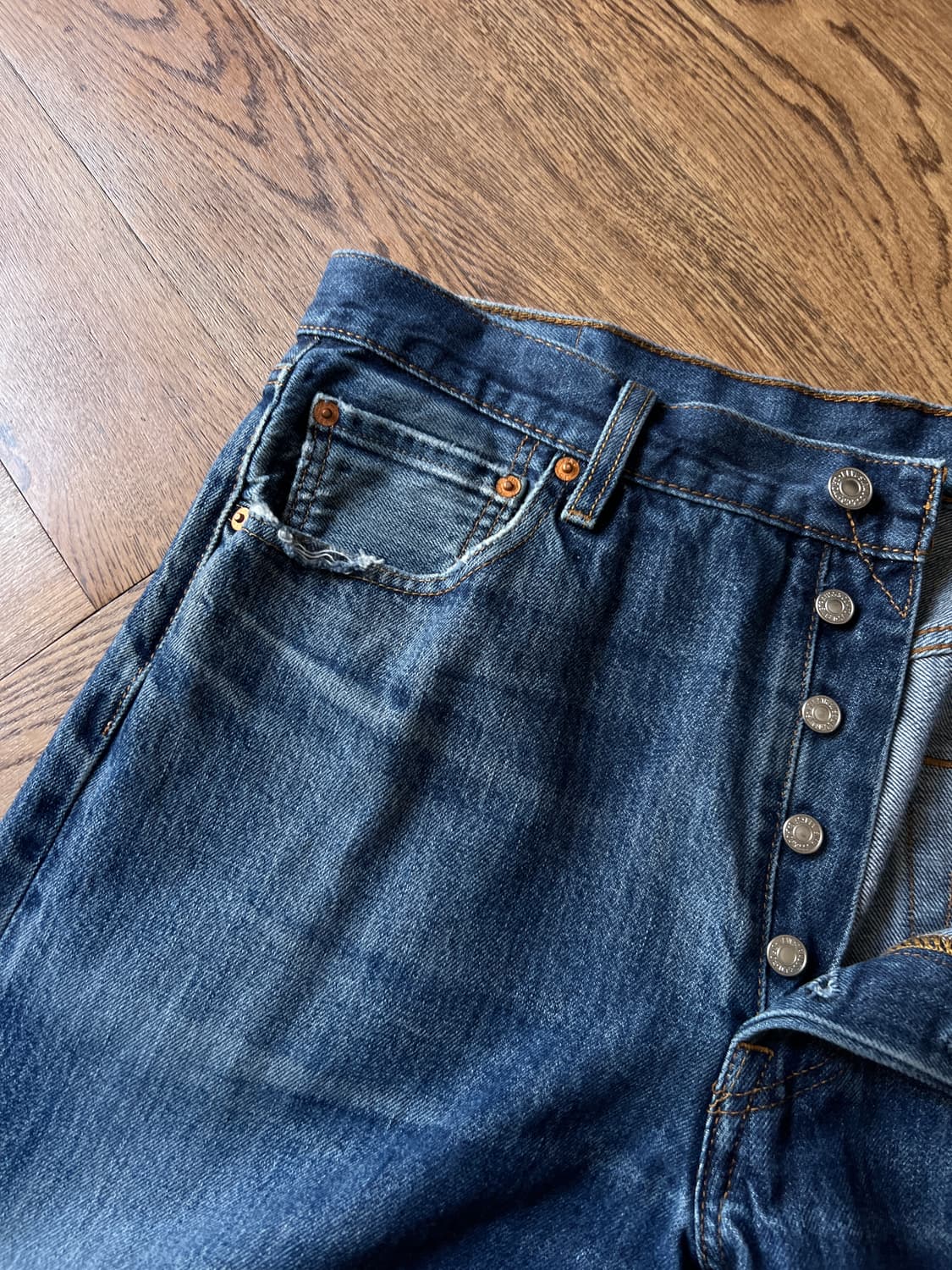 [36]리바이스 501 빈티지 페이딩 스트레이트 데님 팬츠 상품이미지4