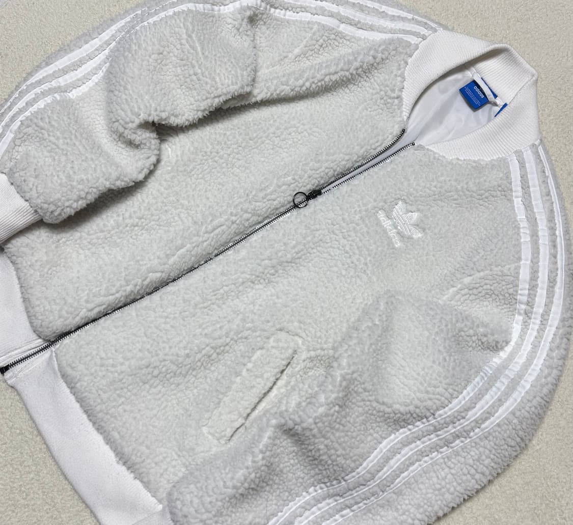 아디다스 아이보리 화이트 뽀글이 후리스 상품이미지4