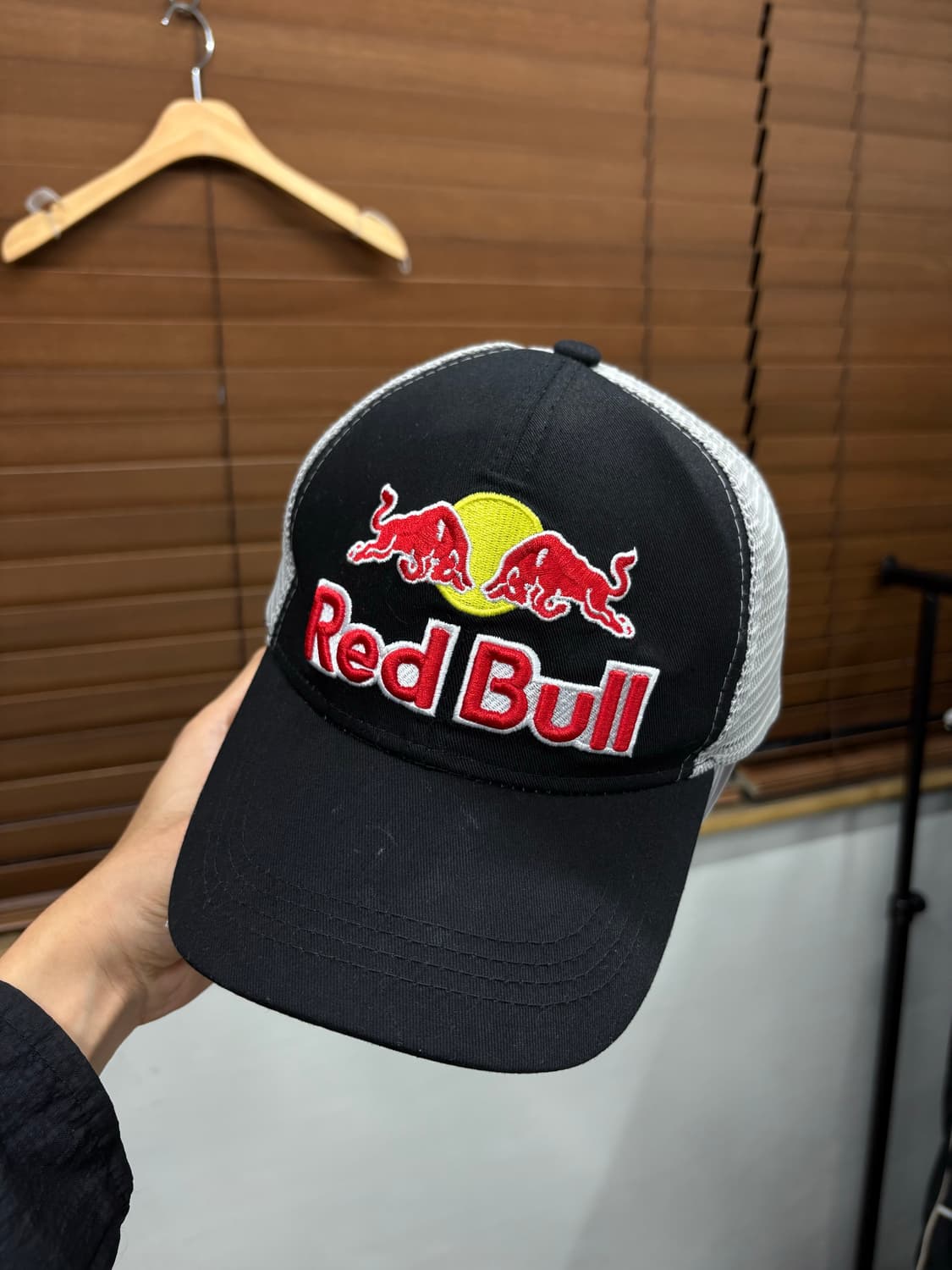 REDBULL 레드불 자수 로고 메쉬캡 모자 상품이미지1