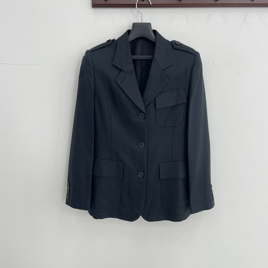 마가렛호웰 여성55-66 풀 린넨 블랙 견장 블레이저 자켓 상품이미지1