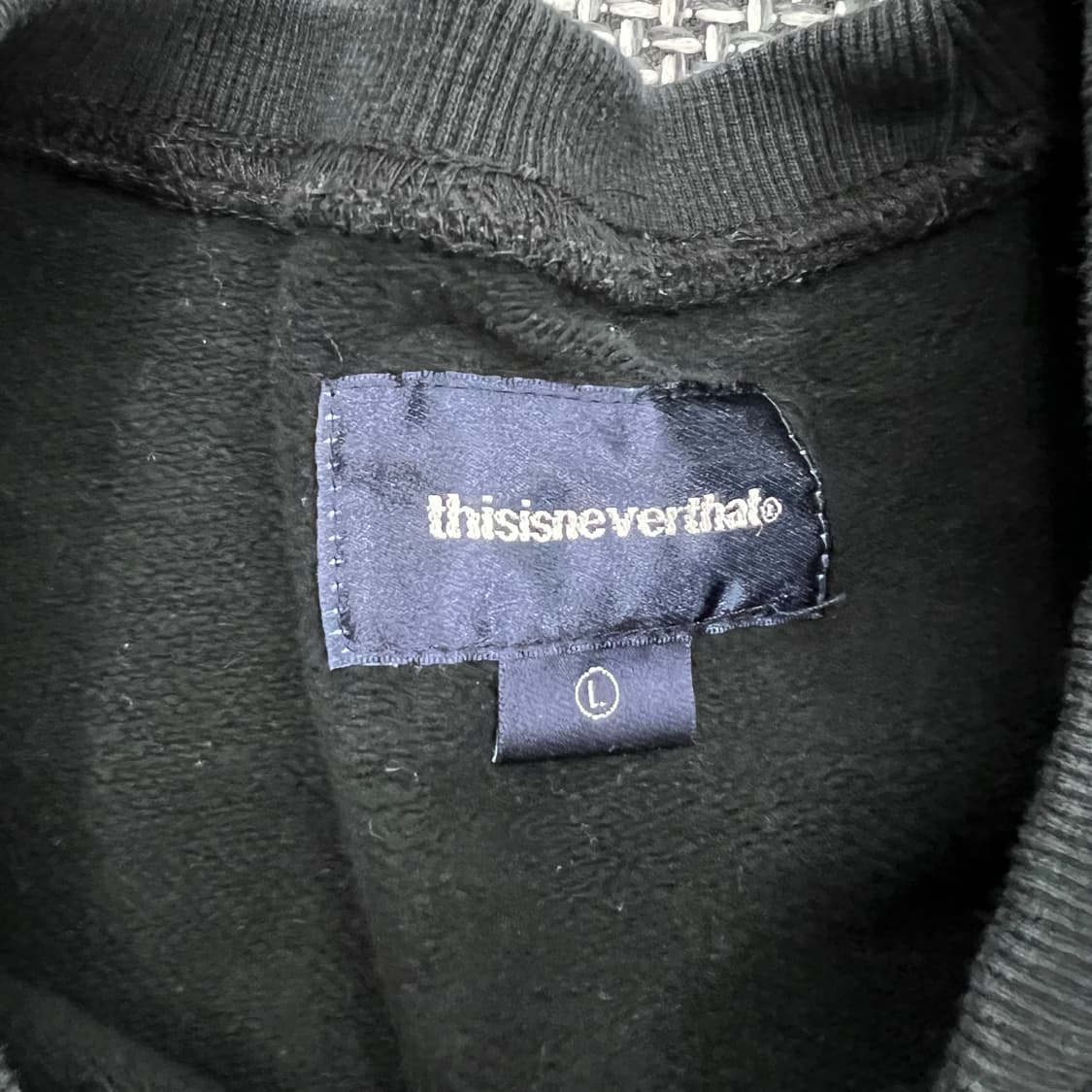 디스이즈네버댓 블랙 맨투맨 상품이미지3