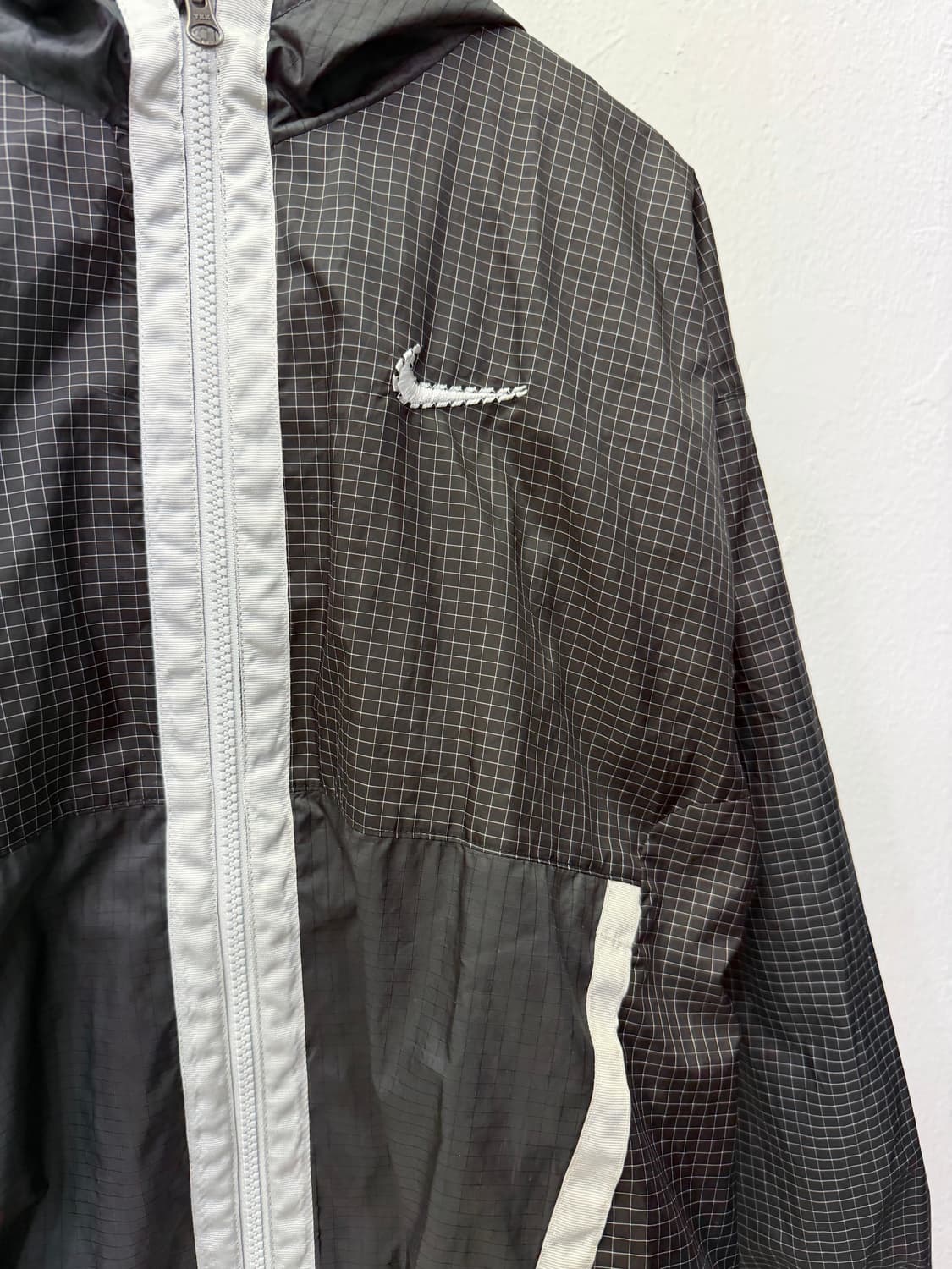 정품) 나이키 주니어 및 여성 바람막이 L 상품이미지4