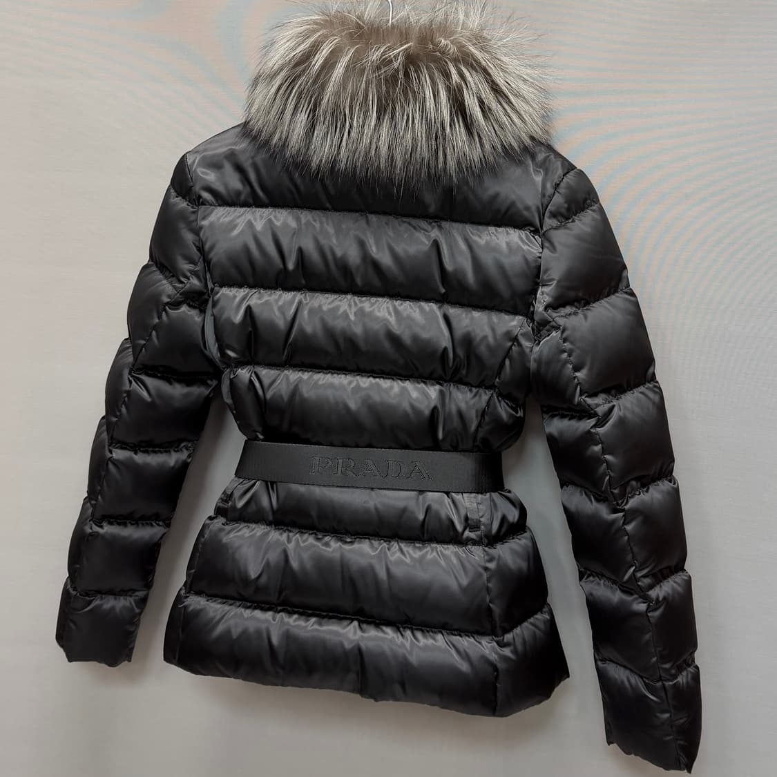 프라다 폭스퍼 트리밍 벨트 로고 숏 패딩 (33 44)  상품이미지5