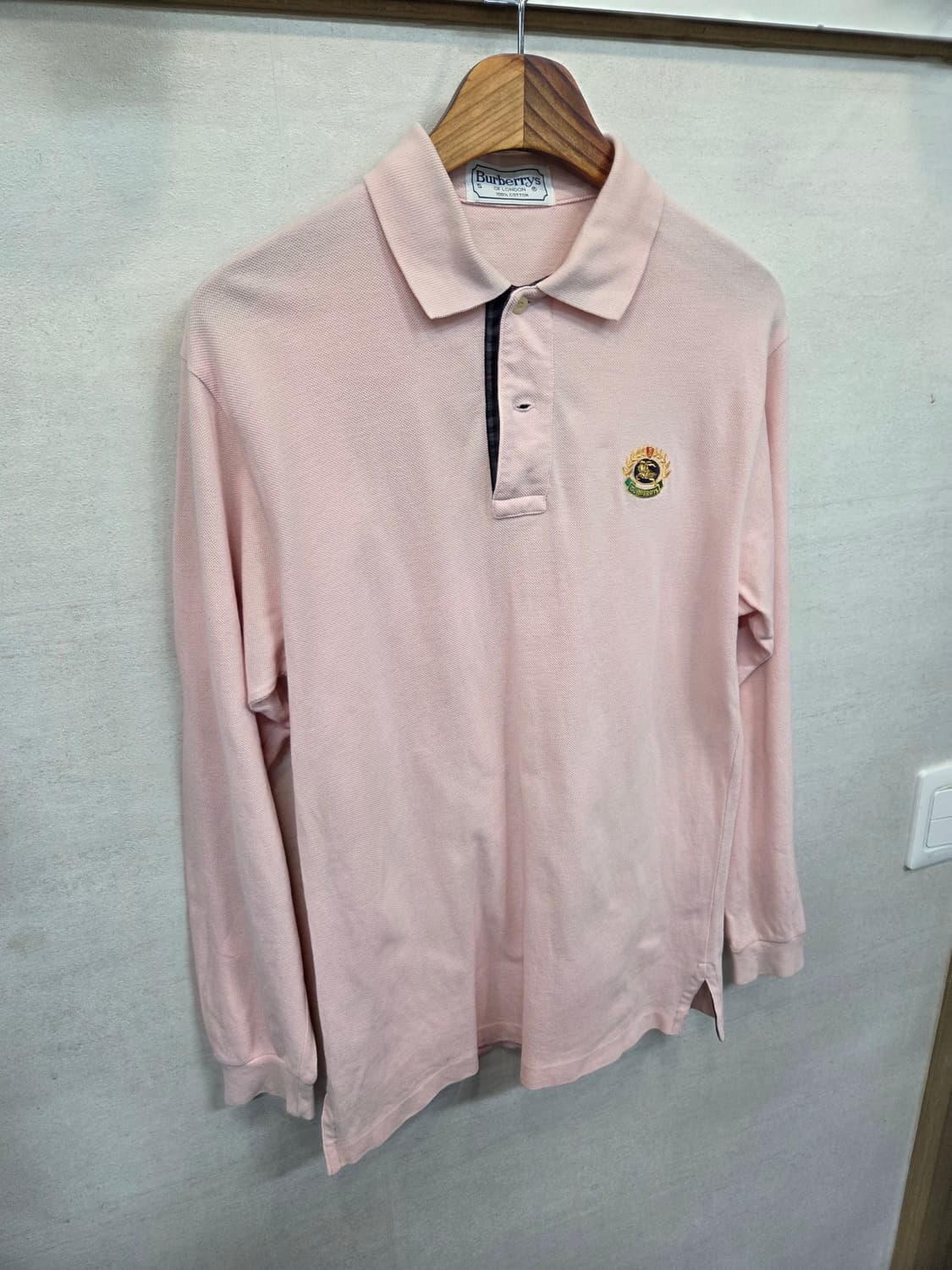 버버리 올드스쿨 빈티지 월계수 자수로고 카라긴팔 s 상품이미지7