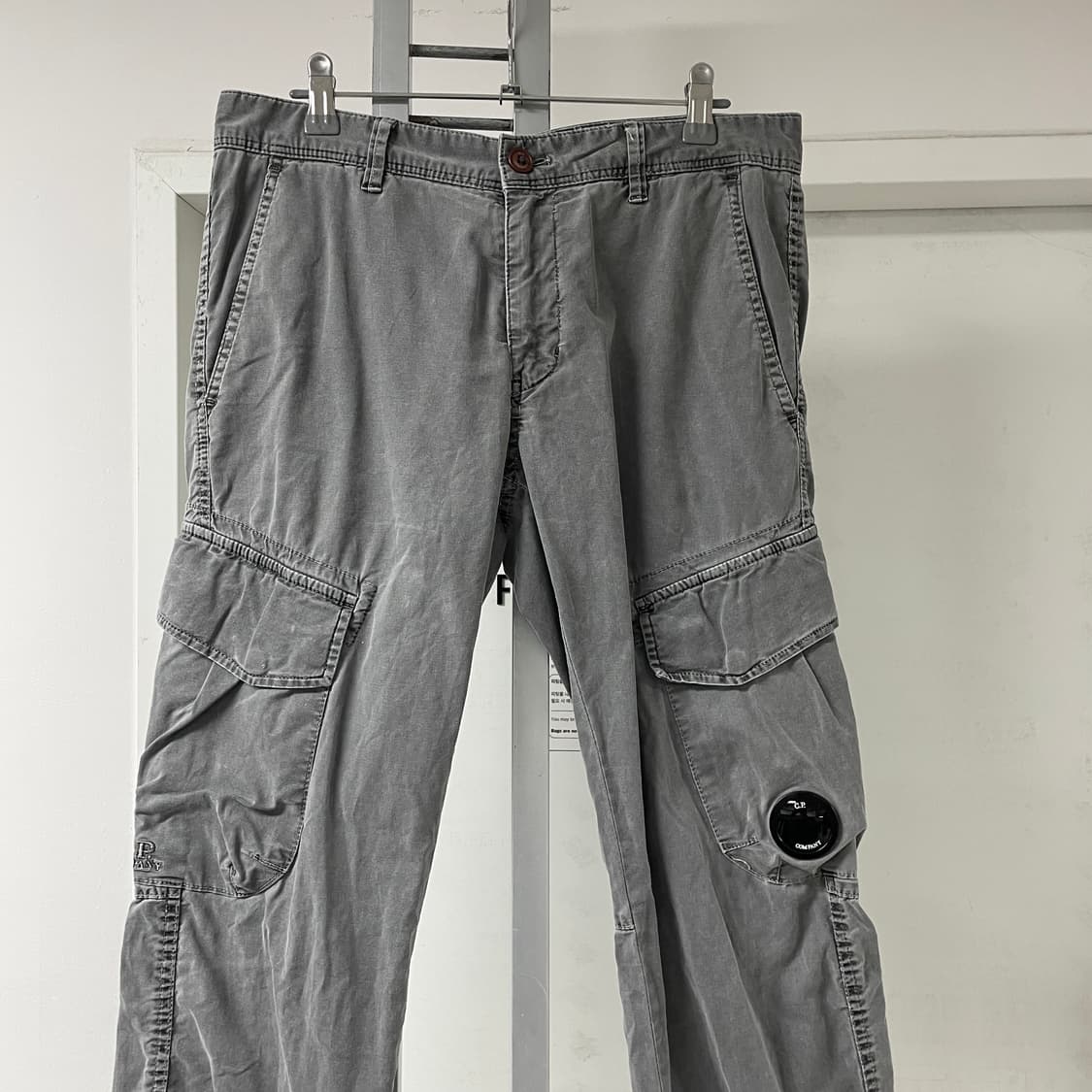 CP 컴퍼니 렌즈 카고 팬츠 그레이 78 상품이미지2