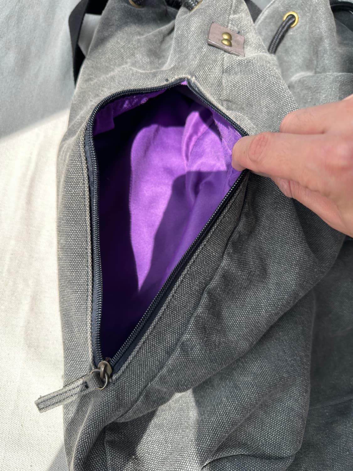 사이코 버니 Psycho Bunny 드로우스트링 캔버스 백팩 그레이 상품이미지3