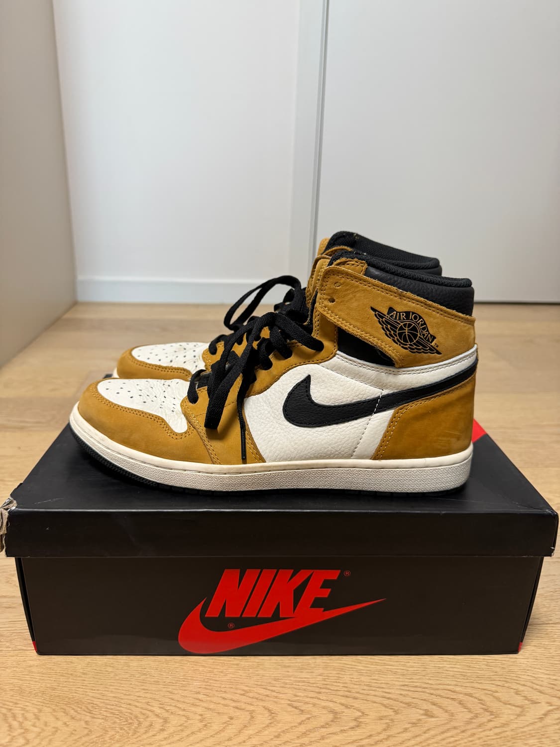 (280) 조던 1 레트로 하이 루키 오브 더 이어 상품이미지2