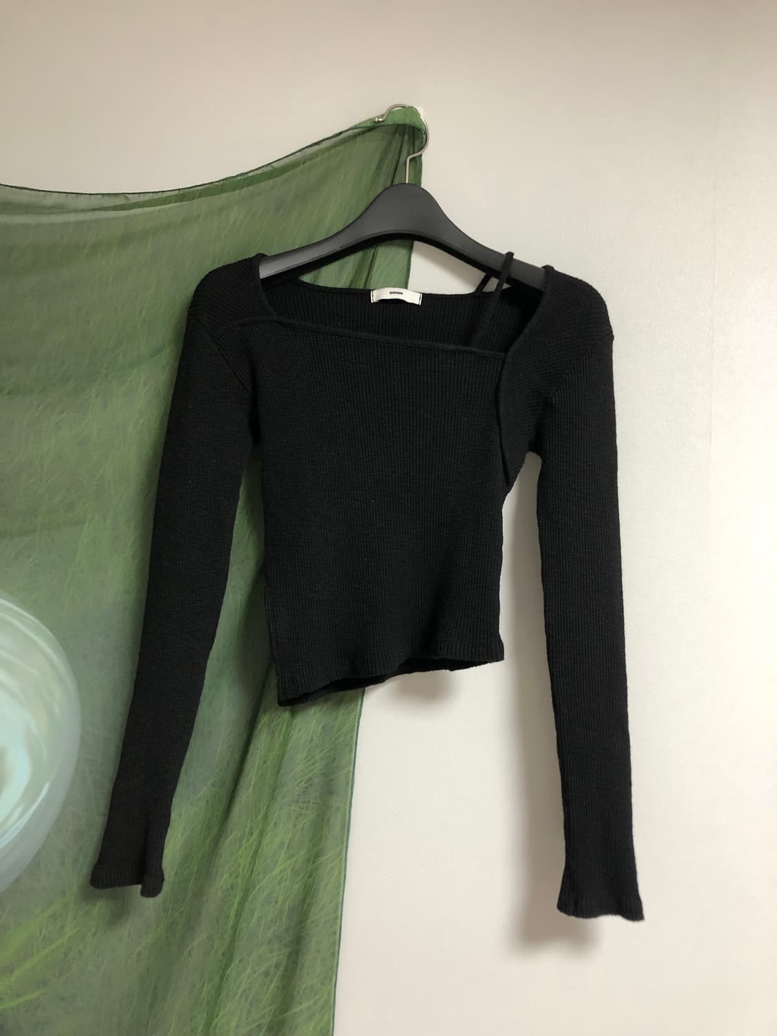에트몽 square neck slit t-shirt (black) 상품이미지1