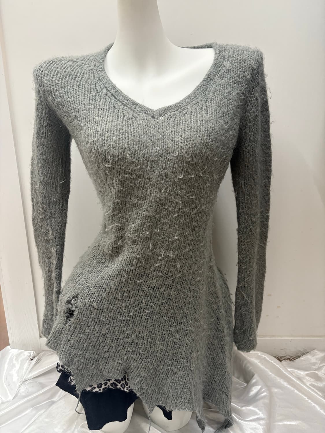 데미지 언발 니트 상품이미지2